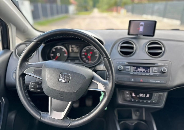 Seat Ibiza cena 24800 przebieg: 190000, rok produkcji 2015 z Elbląg małe 232